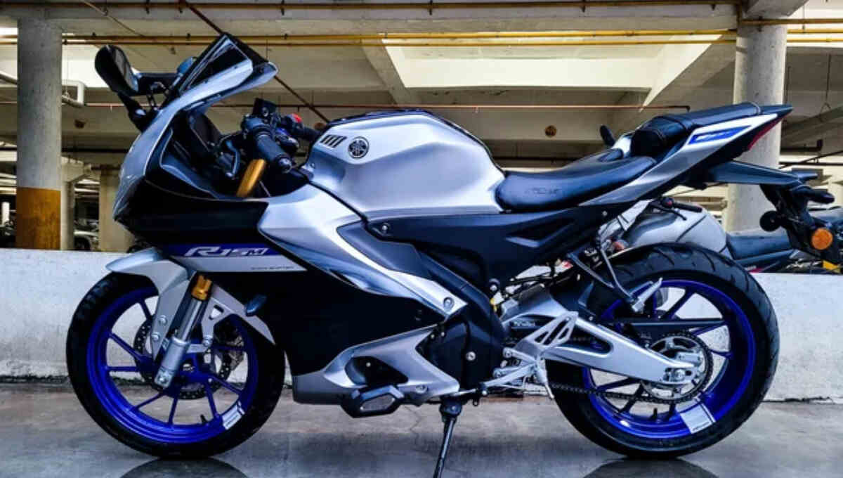 Yamaha R15M